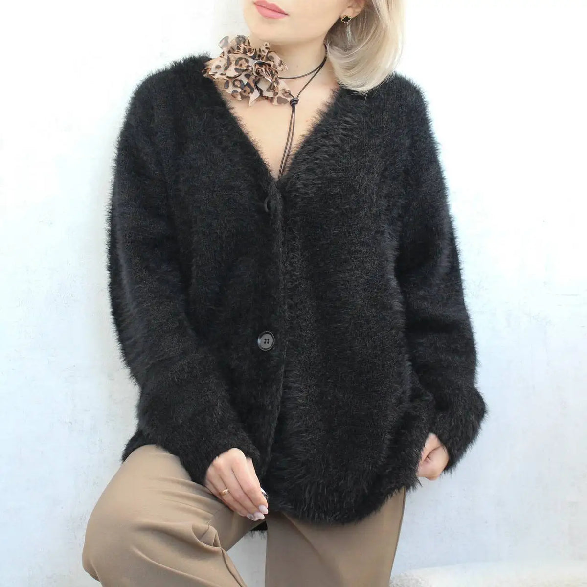 Cárdigan de Mujer – Punto Grueso, Cuello en V y Estilo Elegante