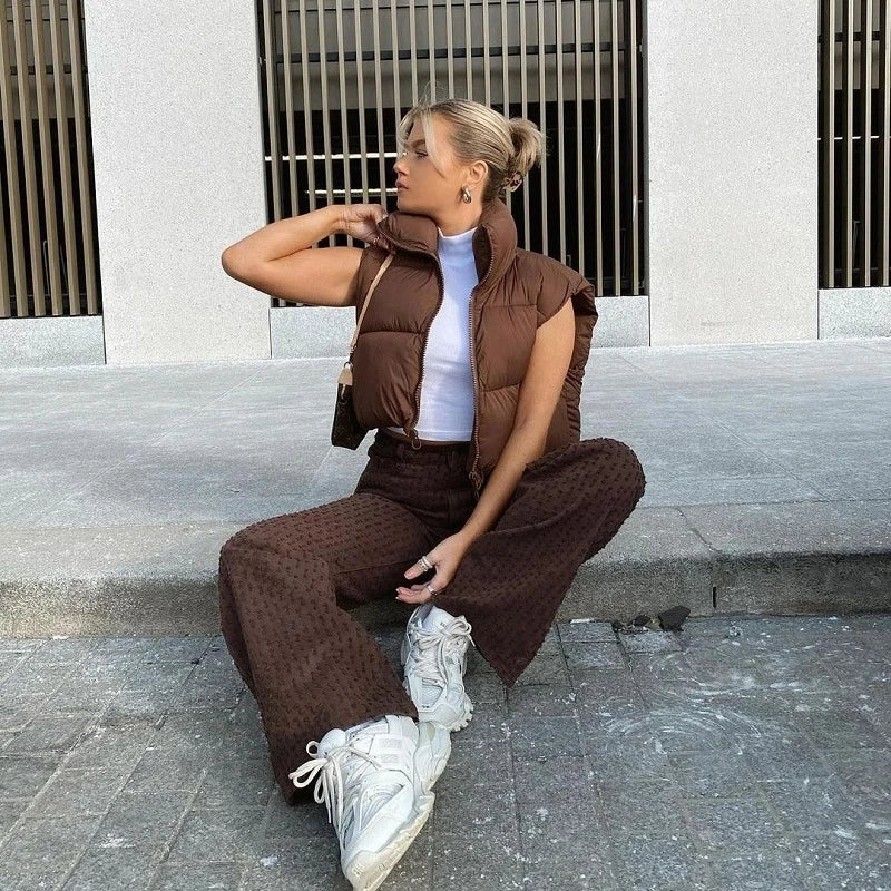 Chaleco Acolchado de Mujer – Diseño Corto y Cuello Alto