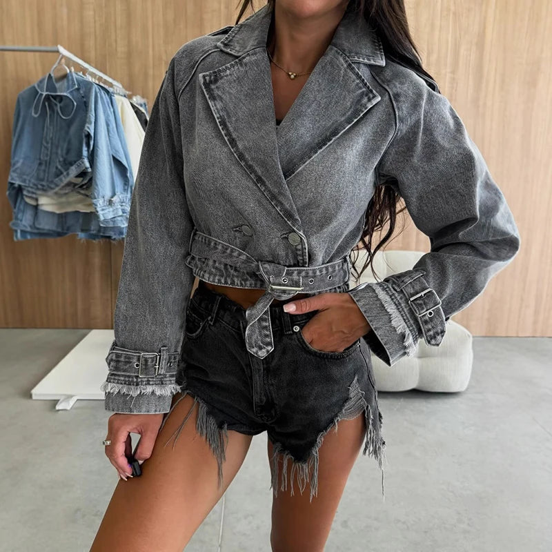 Chaqueta Corta de Mujer – Cintura Ajustada y Estilo Vintage Elegante