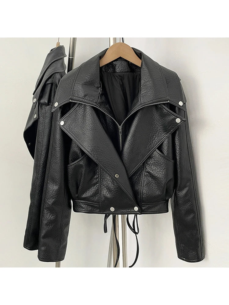 Chaqueta Vespera — Efecto Piel, Corte Corto y Estilo Motero