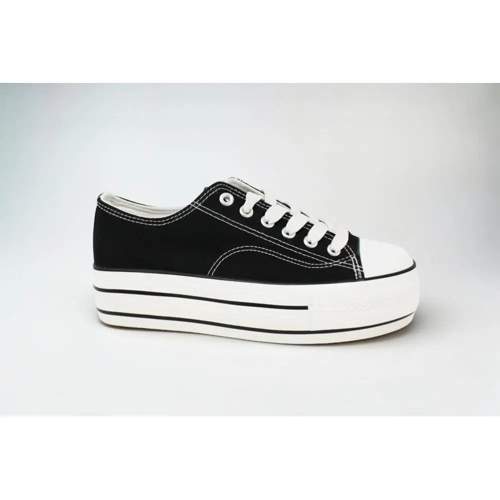 Zapatillas Urbanas Negras – Diseño Clásico con Plataforma