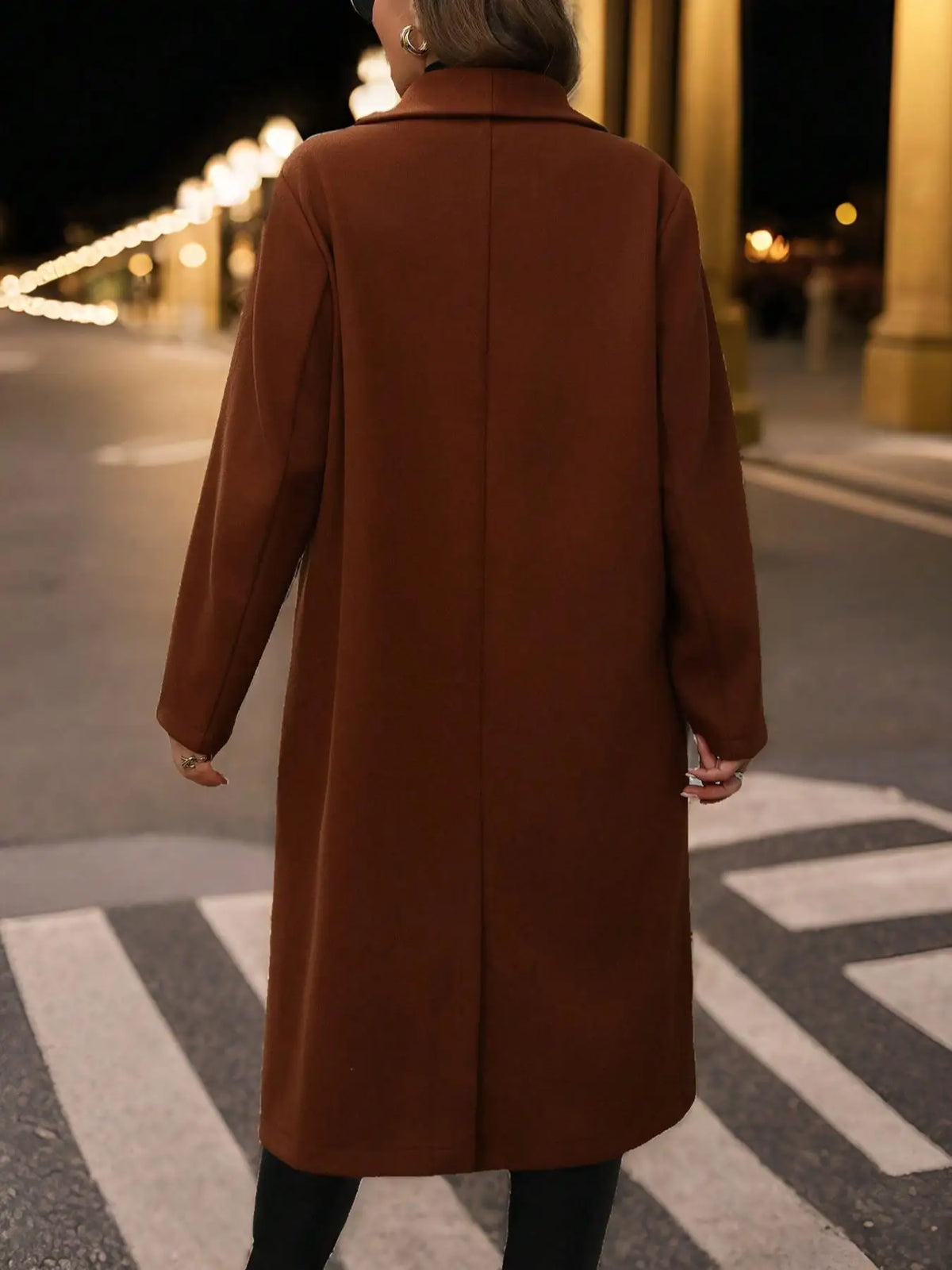 Abrigo Valenne — Corte Midi, Efecto Lana y Elegancia Atemporal