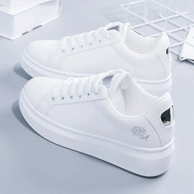 Zapatillas Blancas de Mujer – Diseño Floral Bordado - De Cuero De Calidad