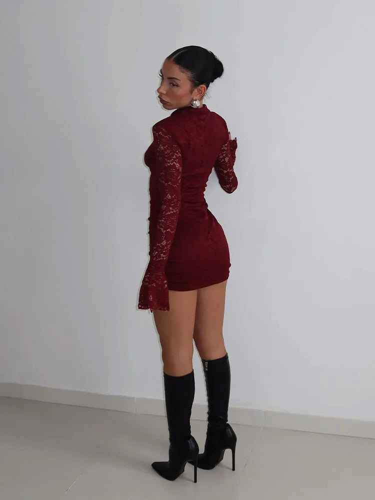 Vestido Valerianne — Silueta Elegante, Corte Distintivo y Acabado Sofisticado