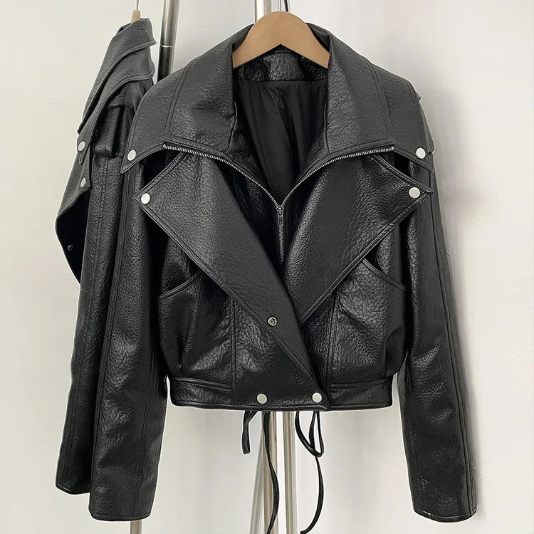Chaqueta Vespera — Efecto Piel, Corte Corto y Estilo Motero