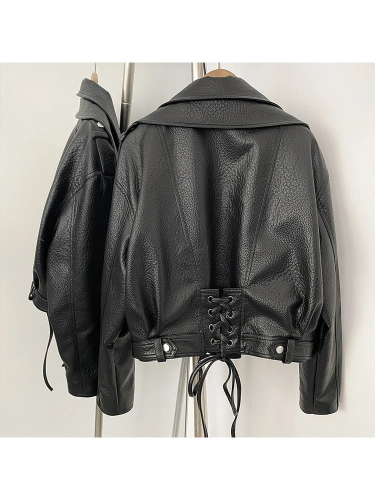 Chaqueta Vespera — Efecto Piel, Corte Corto y Estilo Motero