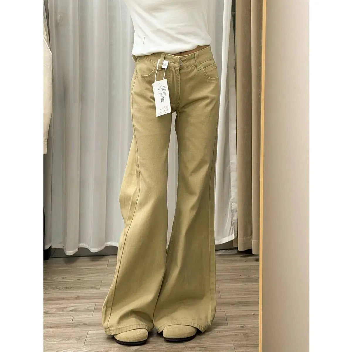 Vaqueros Bellara — Corte Campana y Silueta Elegante